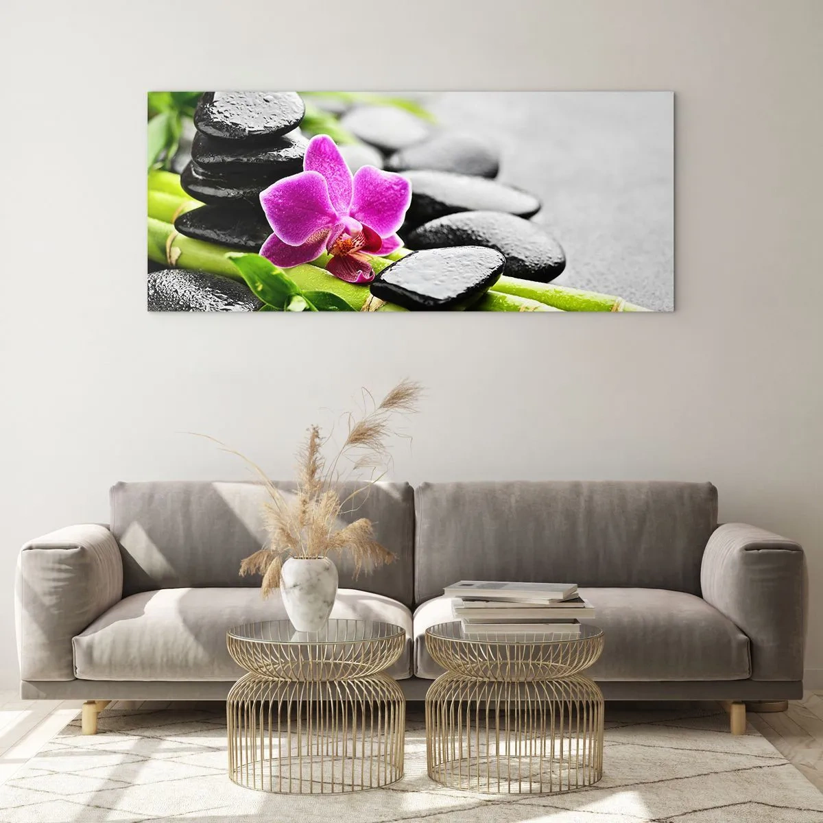 Impression sur verre - Image sur verre - Orchidée violette, pierres noires et bambou dans une composition tranquille - 140x50cm - Dans un équilibre de calme - Décoration murale moderne pour le salon et la chambre ARTTOR