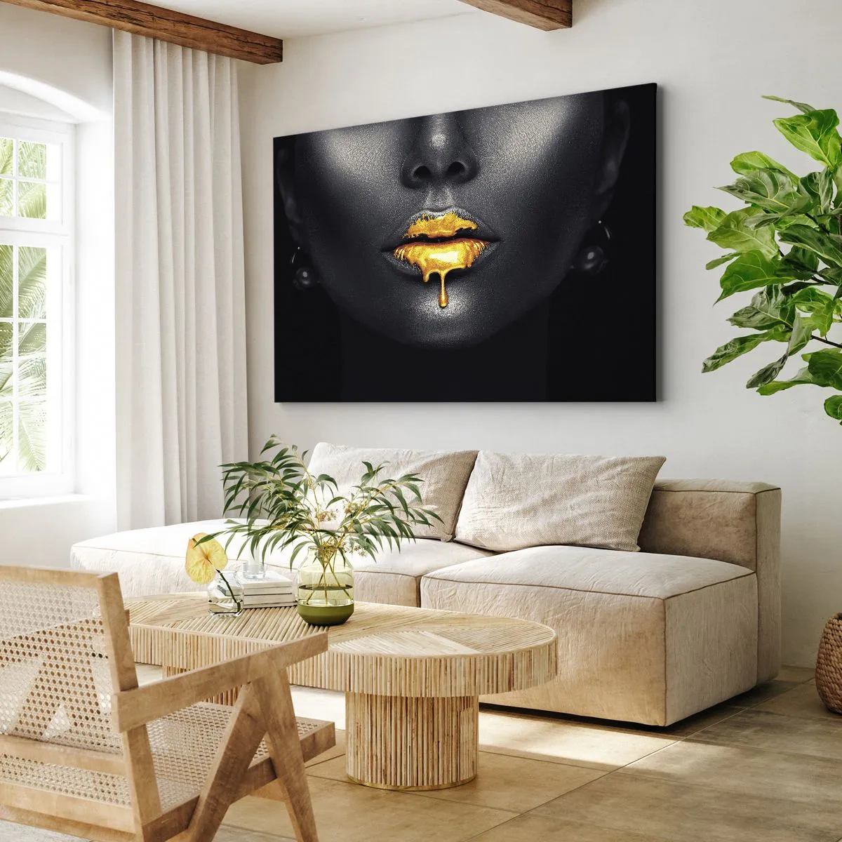 Impression sur toile - Image sur toile - Portrait noir et or d'une femme avec une goutte d'or sur les lèvres - 70x50cm - Bouche d'or - Décoration murale moderne pour le salon et la chambre ARTTOR