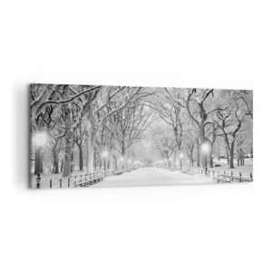 Impression sur toile - Image sur toile - Une allée d'hiver avec des arbres enneigés en monochrome - 120x50cm - Les quatres saisons – l’hiver - Décoration murale moderne pour le salon et la chambre ARTTOR