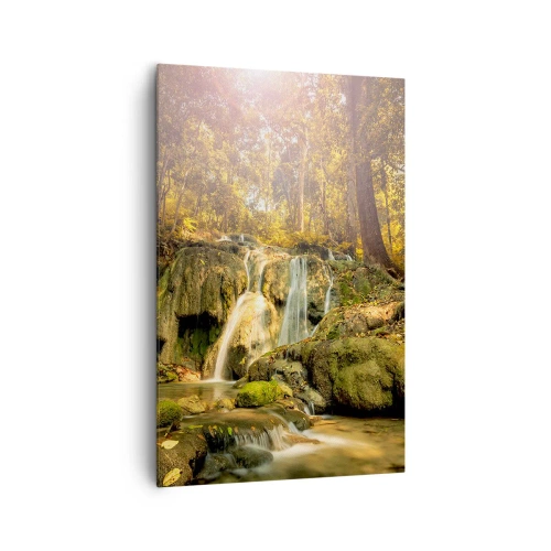 Impression sur toile - Image sur toile - Une cascade forestière sous les rayons du soleil, entourée de verdure - 80x120cm - Cascade de forêt en vert - Décoration murale moderne pour le salon et la chambre ARTTOR