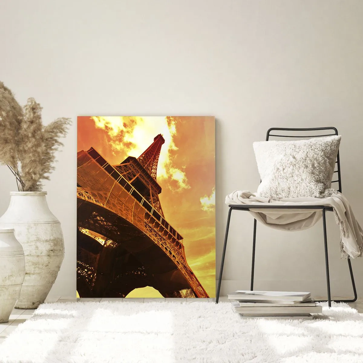 Impression sur verre - Image sur verre - La Tour Eiffel dans des tons chauds d'orange au coucher du soleil - 50x70cm - Monumental, car il est doré par le soleil - Décoration murale moderne pour le salon et la chambre ARTTOR