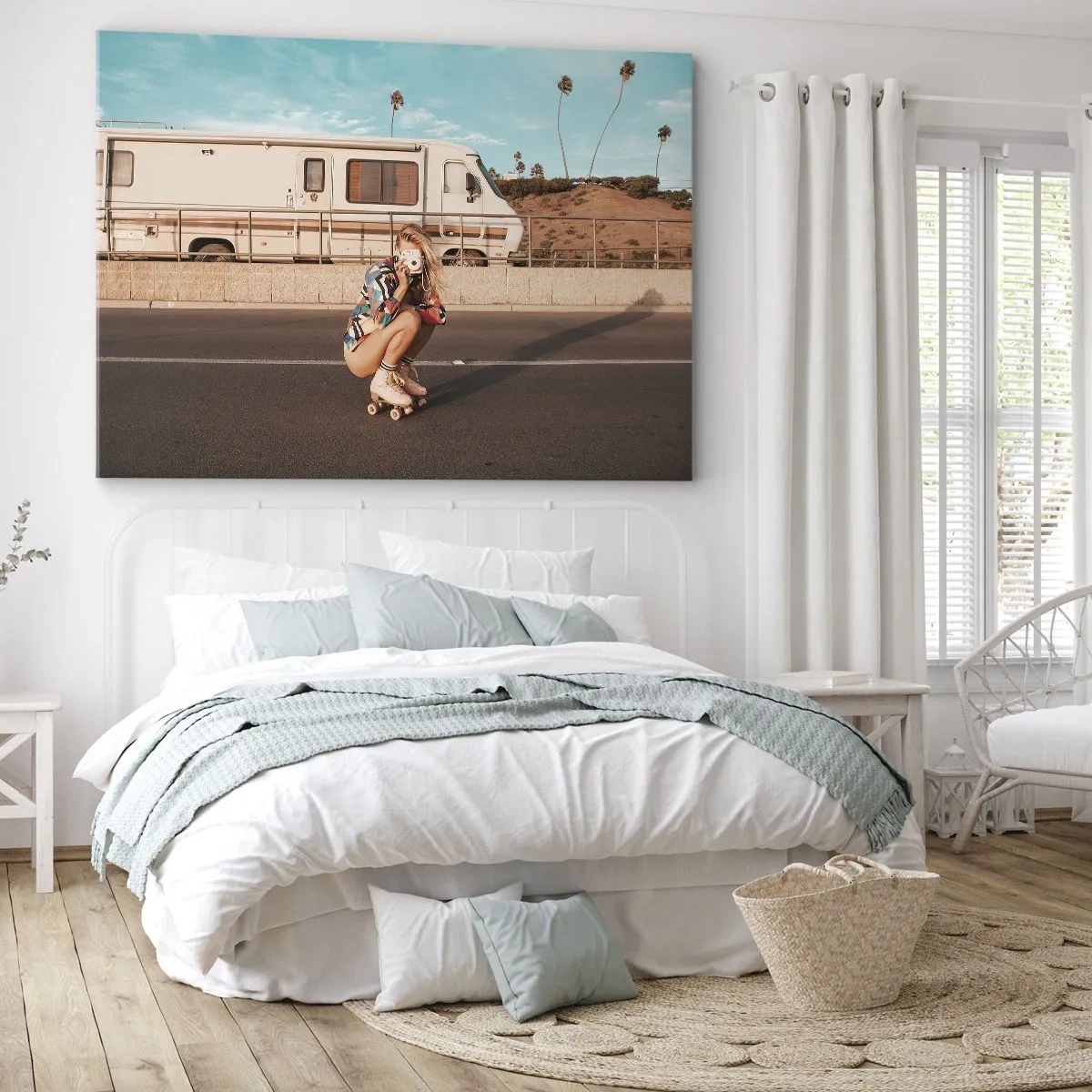 Impression sur toile - Image sur toile - Une fille sur des patins à roulettes prenant une photo par une journée ensoleillée. - 120x80cm - Souriez s'il-vous-plait! - Décoration murale moderne pour le salon et la chambre ARTTOR