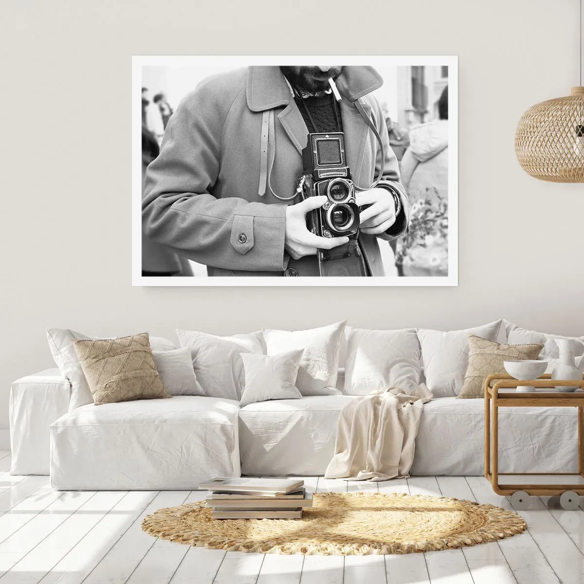 Affiche - Poster - Photo en noir et blanc d'un homme avec un appareil photo rétro - 100x70cm - Dans un style rétro - Décoration murale moderne pour le salon et la chambre ARTTOR