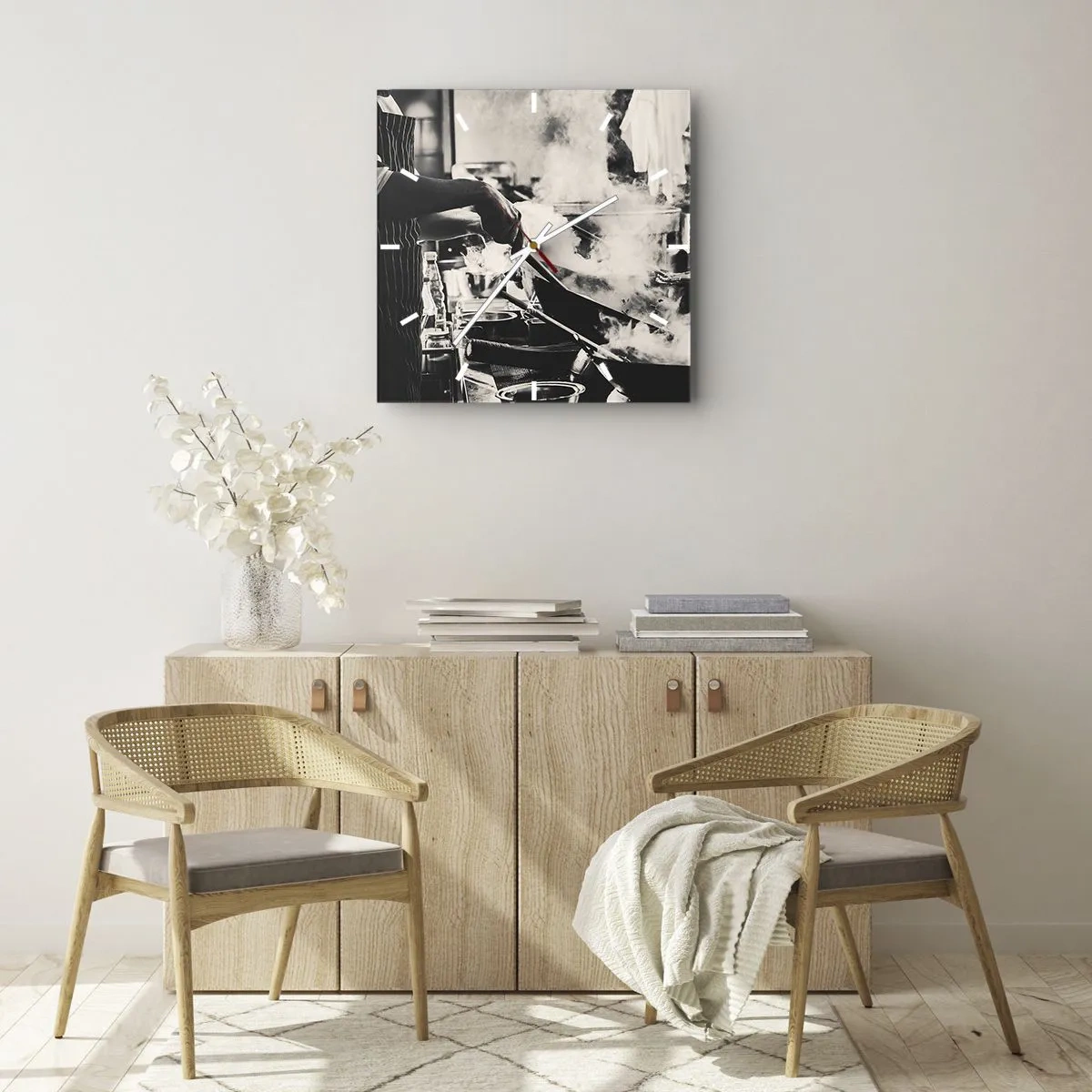Horloge murale - Pendule murale - Un chef au travail dans la cuisine avec de la vapeur s'élevant d'une poêle à frire - 30x30cm - Alchimie des saveurs - Décoration murale moderne pour le salon et la chambre ARTTOR