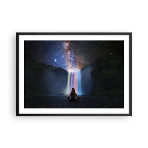 Affiche dans un cadre noir - Poster - Méditation devant une cascade parmi les étoiles - 70x50cm - Harmonie absolue - Décoration murale moderne pour le salon et la chambre ARTTOR