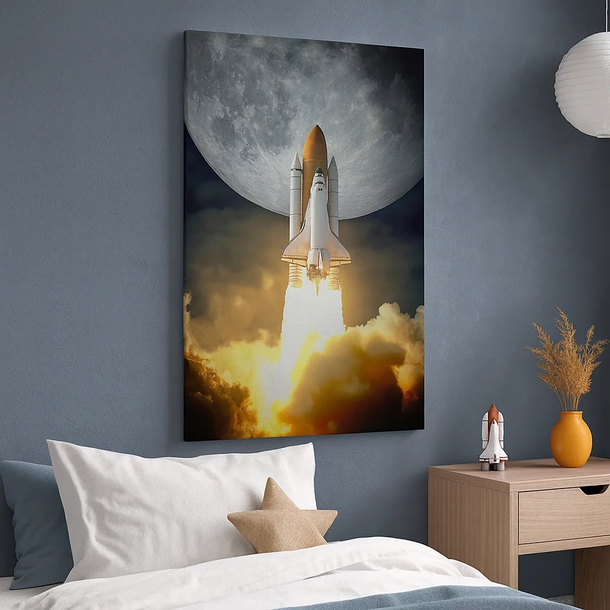 Impression sur toile - Image sur toile - Une fusée décollant sur fond de pleine lune entourée de nuages dynamiques. - 50x70cm - Le début d'une aventure surnaturelle - Décoration murale moderne pour le salon et la chambre ARTTOR