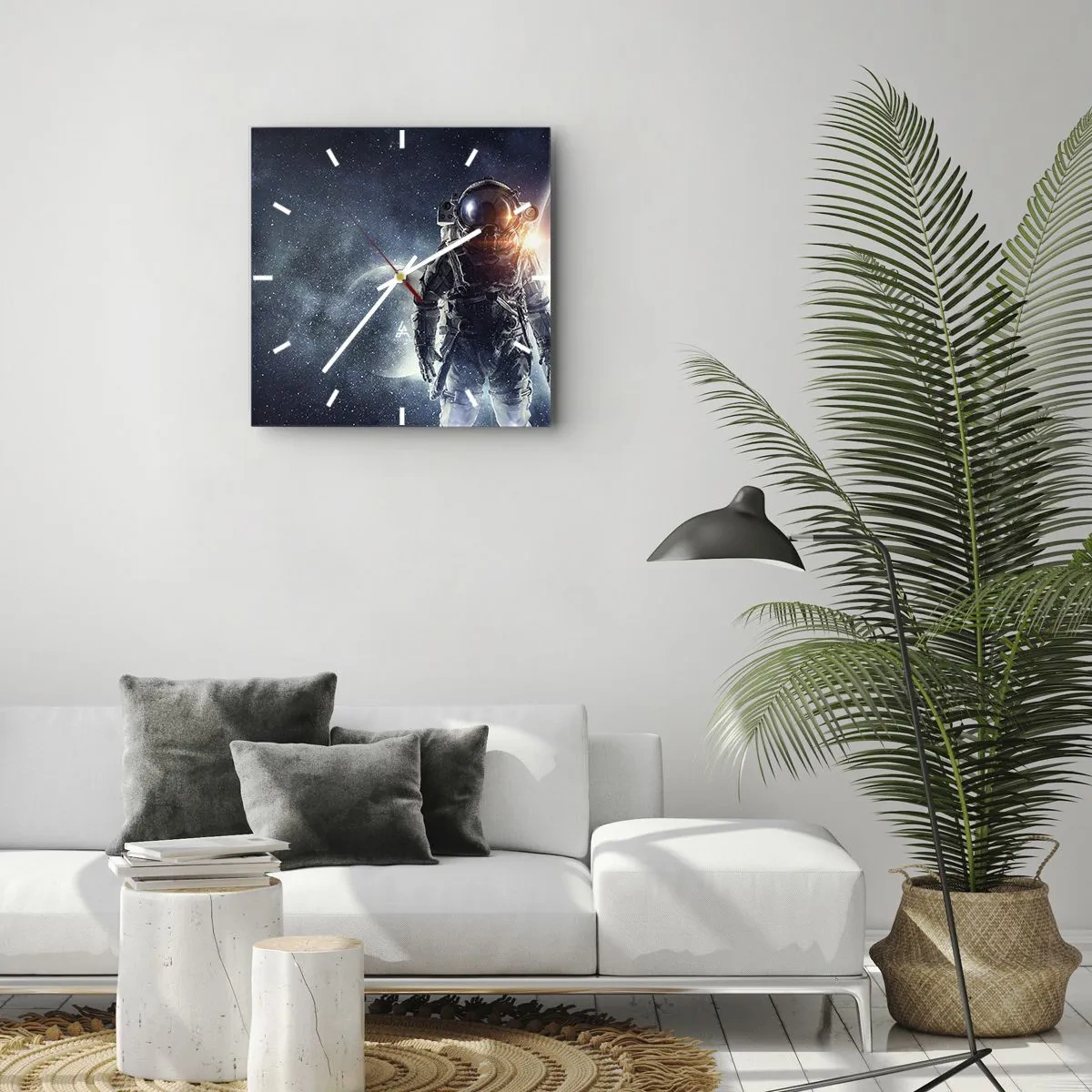Horloge murale - Pendule murale - Astronaute avec en arrière-plan l'espace et la planète Terre - 30x30cm - Aventure spatiale - Décoration murale moderne pour le salon et la chambre ARTTOR