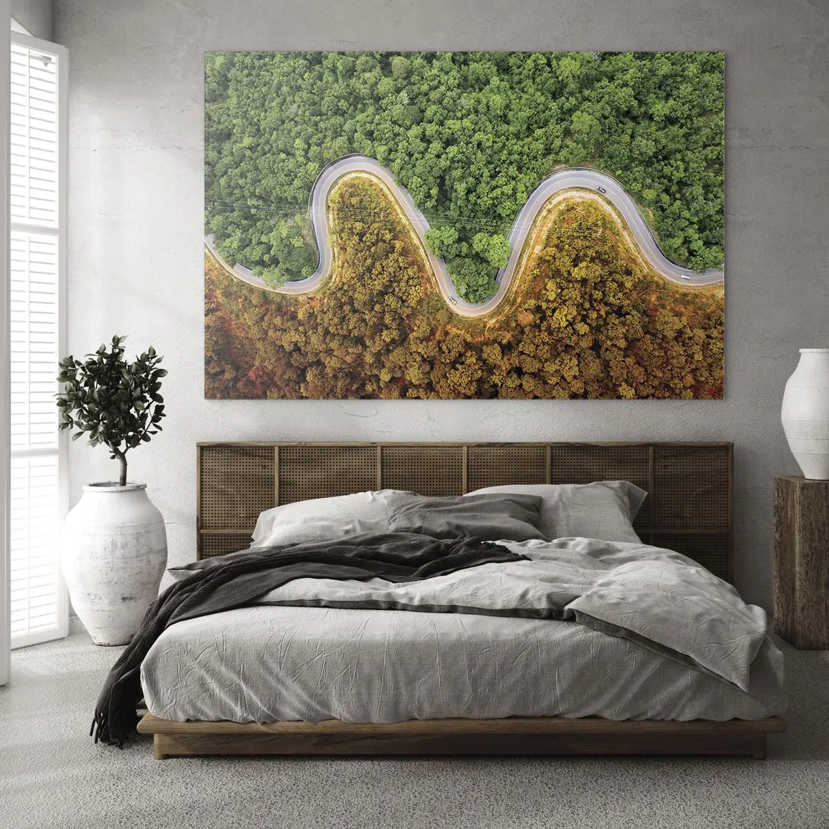 Impression sur verre - Image sur verre - Une route sinueuse à travers une forêt dense vue à vol d'oiseau - 70x50cm - Frontieres et differences - Décoration murale moderne pour le salon et la chambre ARTTOR