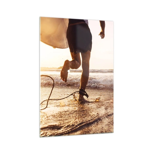 Impression sur verre - Image sur verre - Un surfeur court le long de la plage avec sa planche au soleil. - 70x100cm - A la rencontre des vagues - Décoration murale moderne pour le salon et la chambre ARTTOR