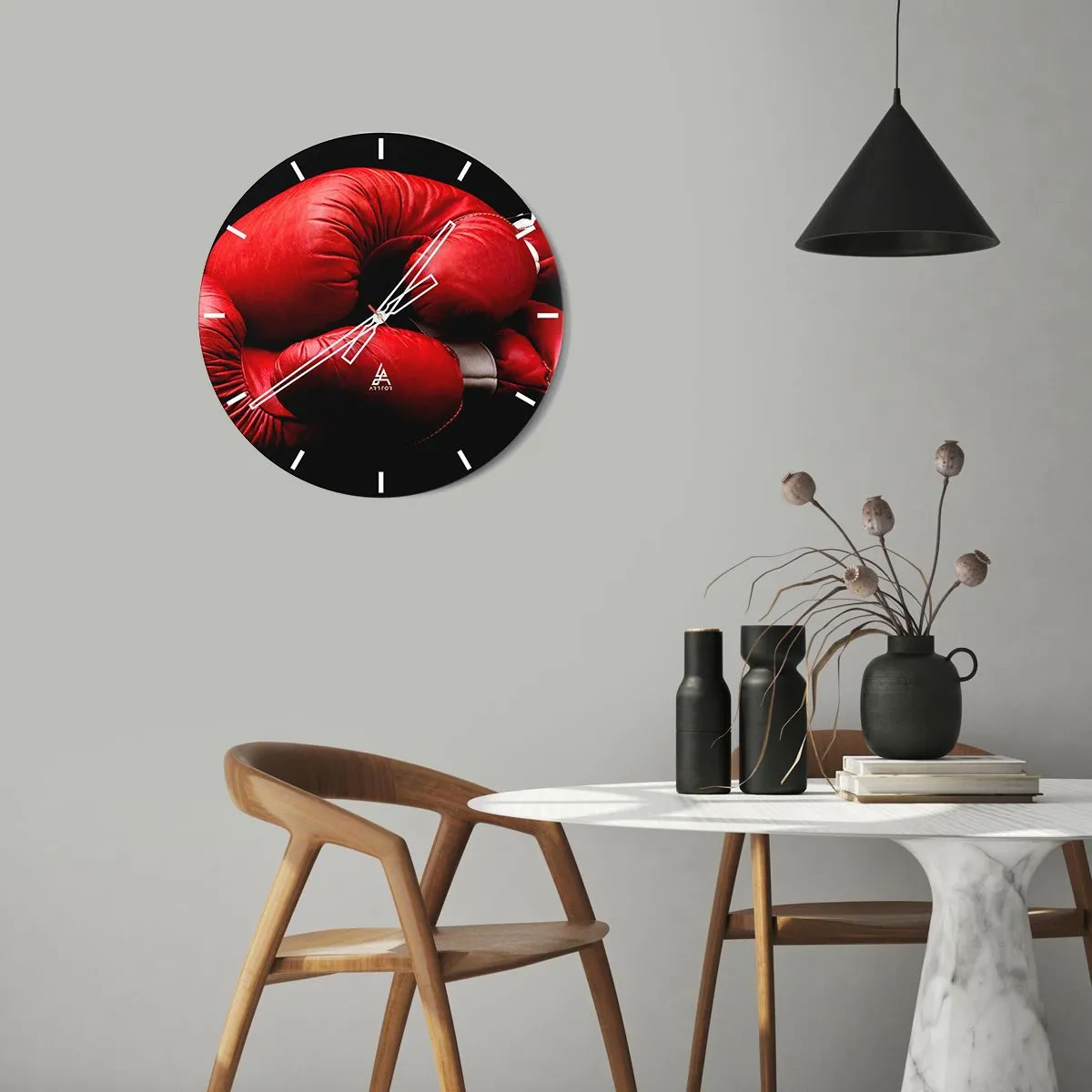 Horloge murale - Pendule murale - Gants de boxe rouges sur fond sombre - 30x30cm - Les émotions du combat sont derrière nous - Décoration murale moderne pour le salon, la cuisine et la chambre ARTTOR