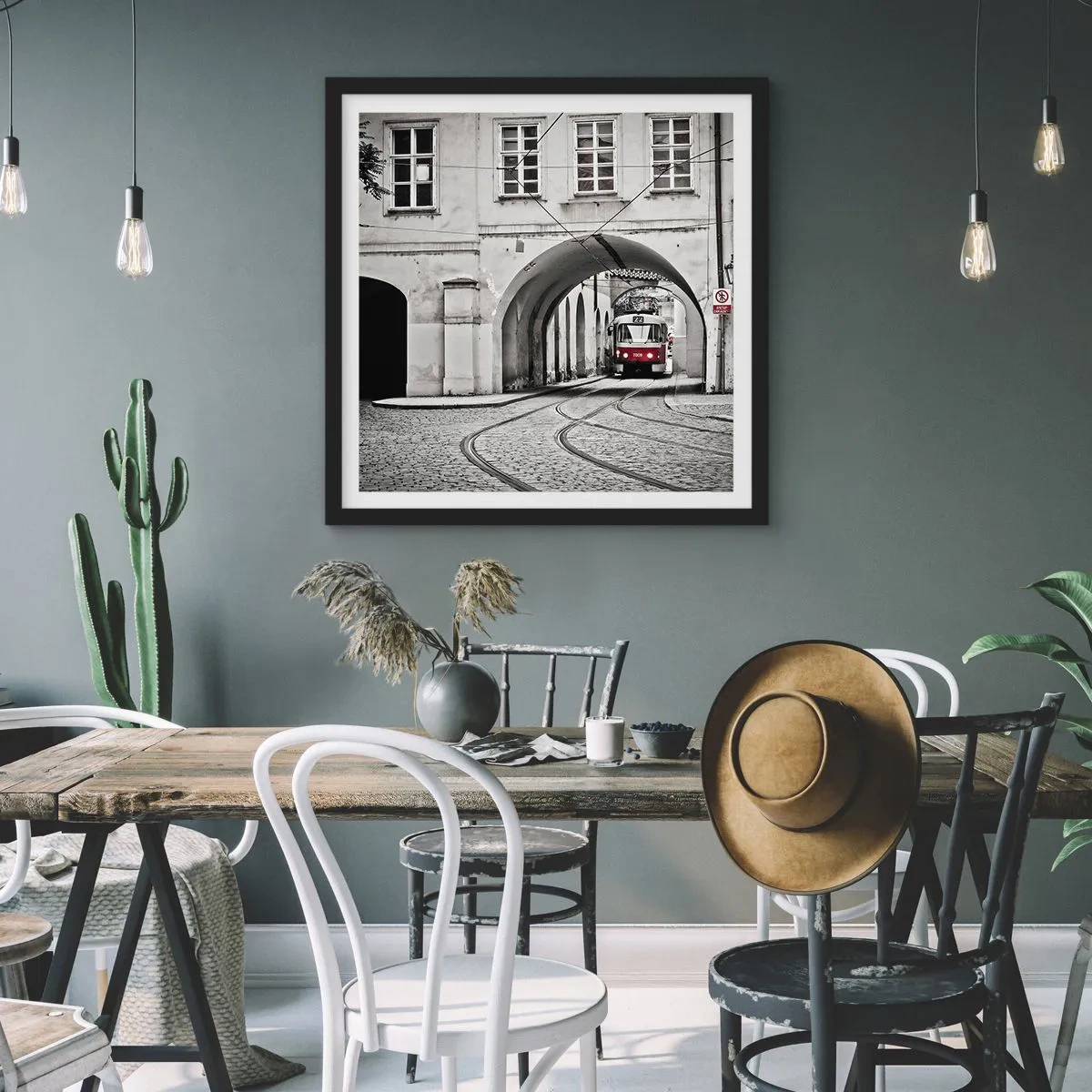 Affiche dans un cadre noir - Poster - Dans le labyrinthe de la ville - 30x30 cm