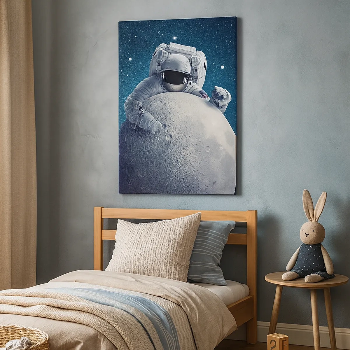 Impression sur toile - Image sur toile - Astronaute tenant la lune dans un ciel étoilé - 50x70cm - Comique de l'espace - Décoration murale moderne pour le salon et la chambre ARTTOR