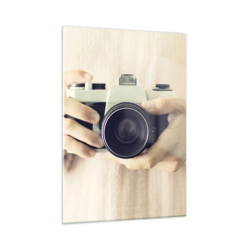 Impression sur verre - Image sur verre - Une personne tenant un appareil photo classique dans ses mains - 50x70cm - Pour voir plus ... - Décoration murale moderne pour le salon et la chambre ARTTOR