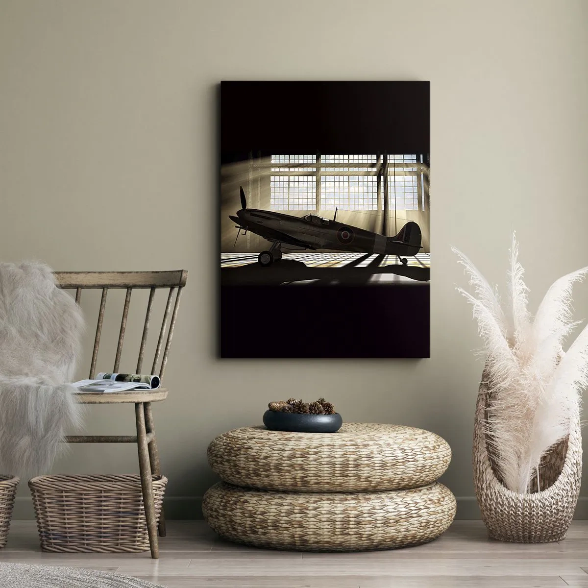 Impression sur toile - Image sur toile - Un avion historique dans un hangar éclairé par la lumière du soleil - 50x70cm - Le repos du guerrier - Décoration murale moderne pour le salon et la chambre ARTTOR