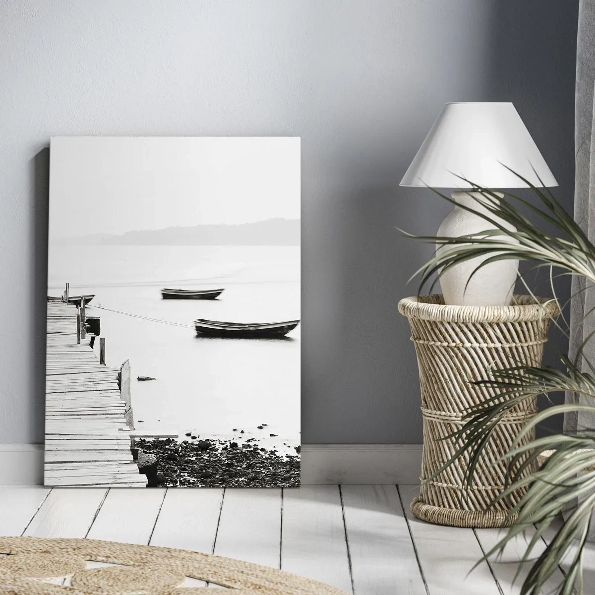 Impression sur toile - Image sur toile - Jetée en bois et bateaux sur une eau calme - 50x70cm - Calme et propre au bord de l'eau - Décoration murale moderne pour le salon et la chambre ARTTOR