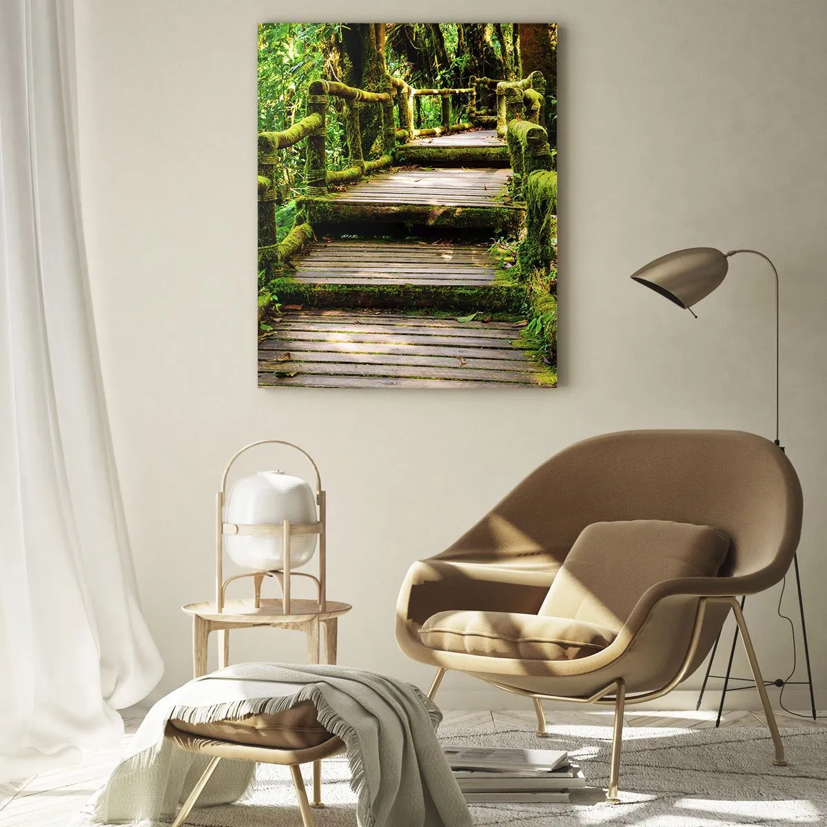 Impression sur verre - Image sur verre - Un chemin en bois dans une forêt verte couverte de mousse - 50x70cm - Un couloir de verdure - Décoration murale moderne pour le salon et la chambre ARTTOR