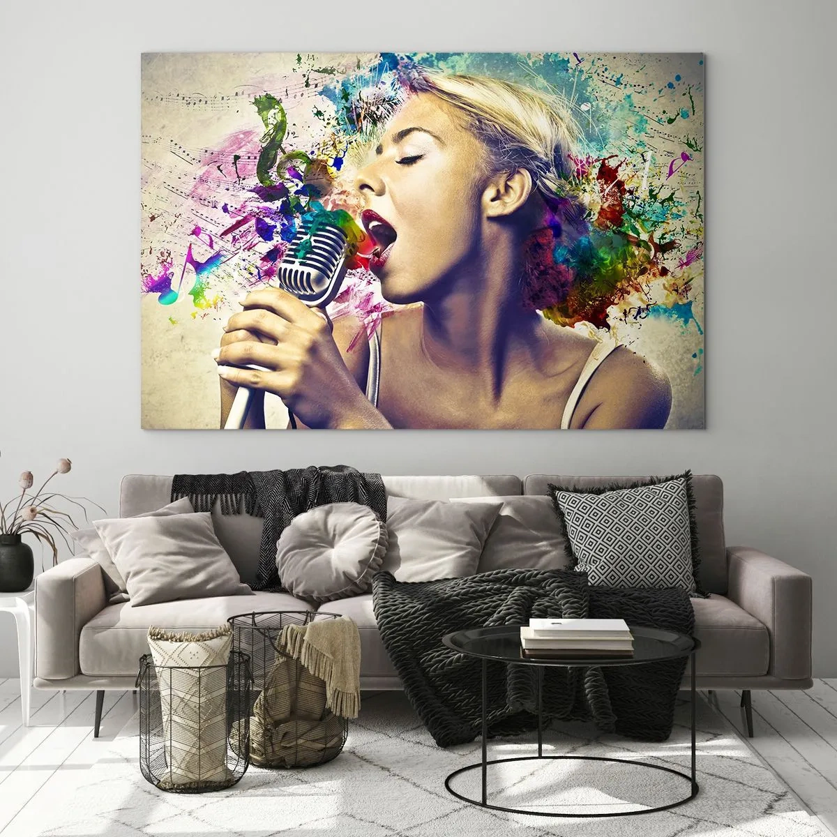 Impression sur verre - Image sur verre - Une composition colorée d'une femme chantant dans un microphone. - 100x70cm - Peindre le monde avec sa voix - Décoration murale moderne pour le salon et la chambre ARTTOR