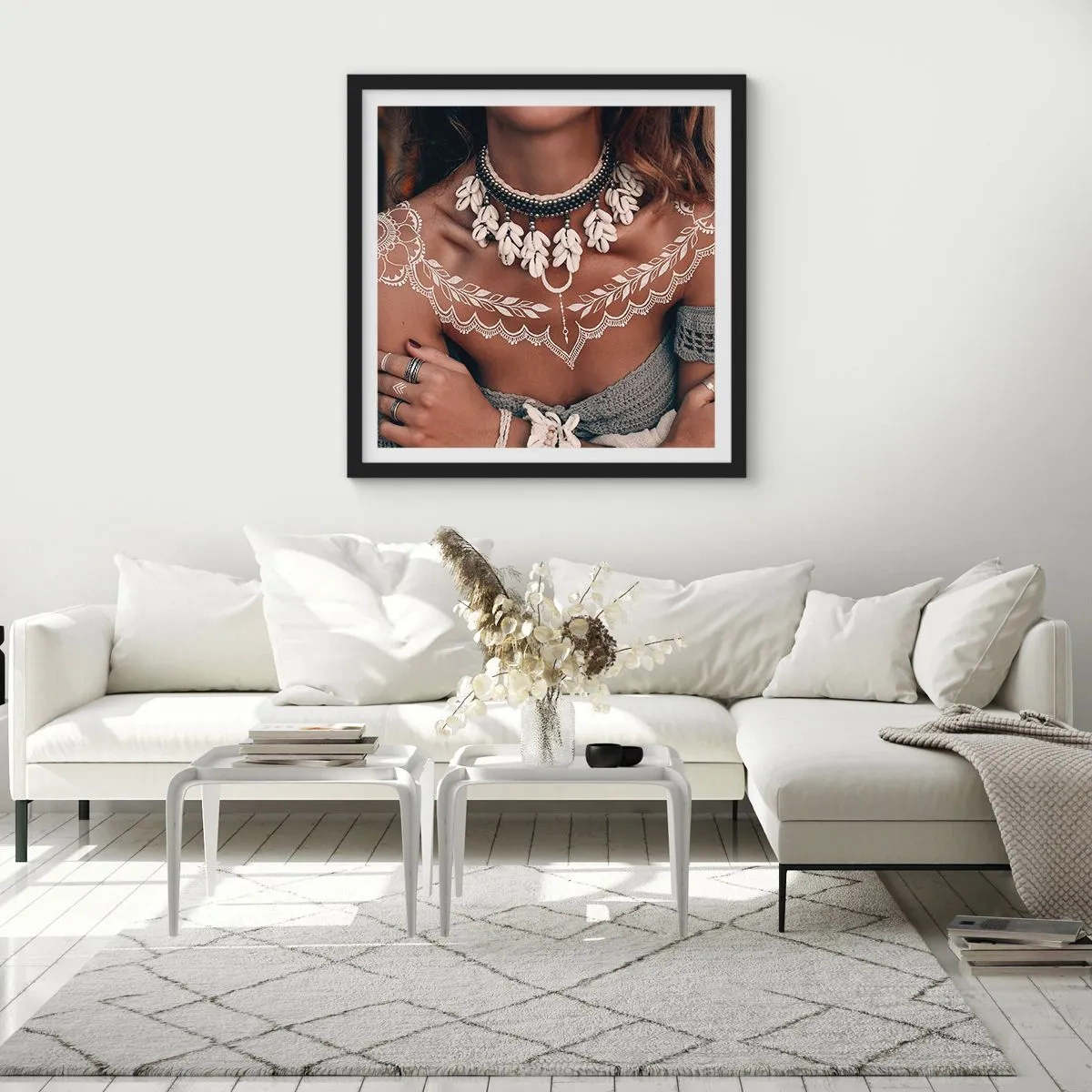 Affiche dans un cadre noir - Poster - Talismans, rituels de la féminité - 40x40 cm