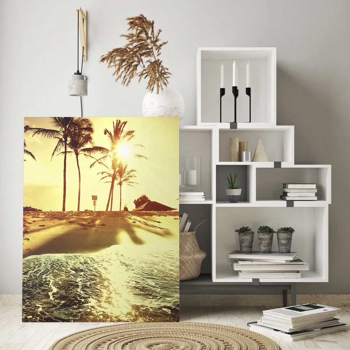 Impression sur verre - Image sur verre - Une plage avec des palmiers illuminée par un coucher de soleil chaud - 70x100cm - Après-midi californien - Décoration murale moderne pour le salon et la chambre ARTTOR