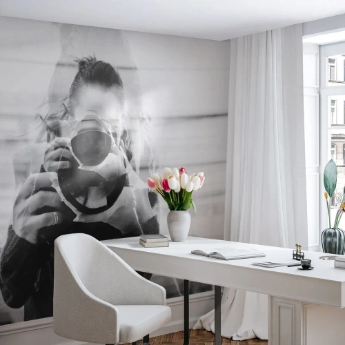 Papier Peint Photo Premium Sand - Double exposition d'un photographe avec un appareil photo en noir et blanc - 100x70cm - Créateur et matériel - Décoration murale moderne pour le salon et la chambre ARTTOR