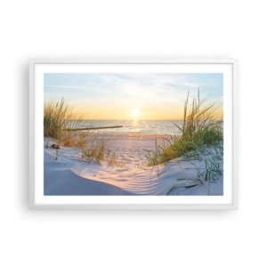 Affiche dans un cadre blanc - Poster - Le bruit de la mer, le chant des oiseaux, une plage sauvage parmi les herbes… - 70x50 cm