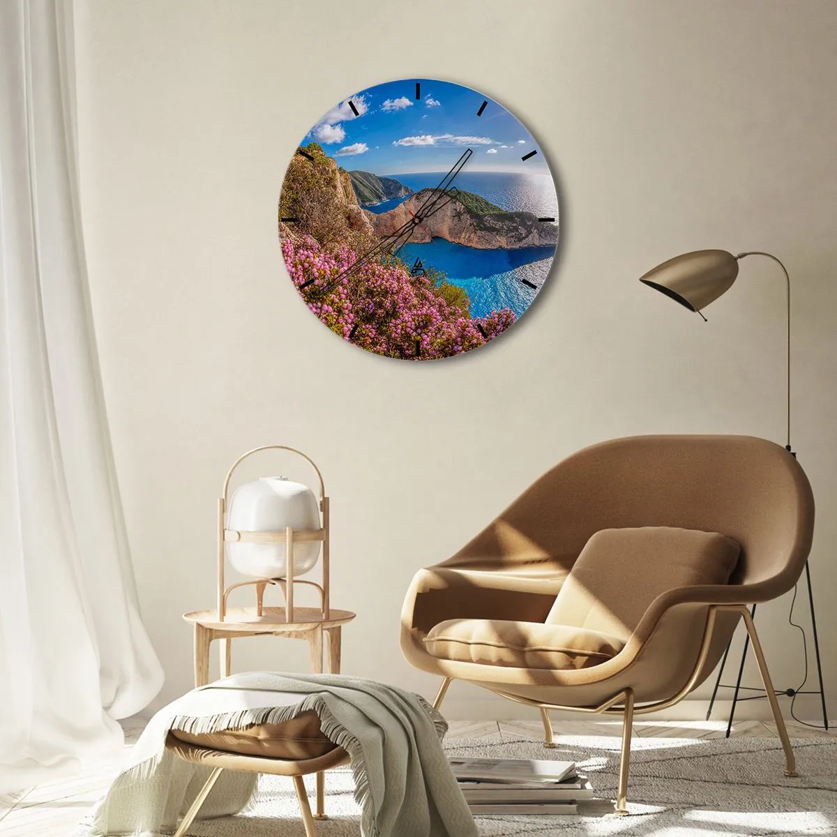 Horloge murale - Pendule murale - Vue sur la falaise, la mer bleue et les buissons fleuris par une journée ensoleillée - 30x30cm - Mes super vacances grecques - Décoration murale moderne pour le salon, la cuisine et la chambre ARTTOR