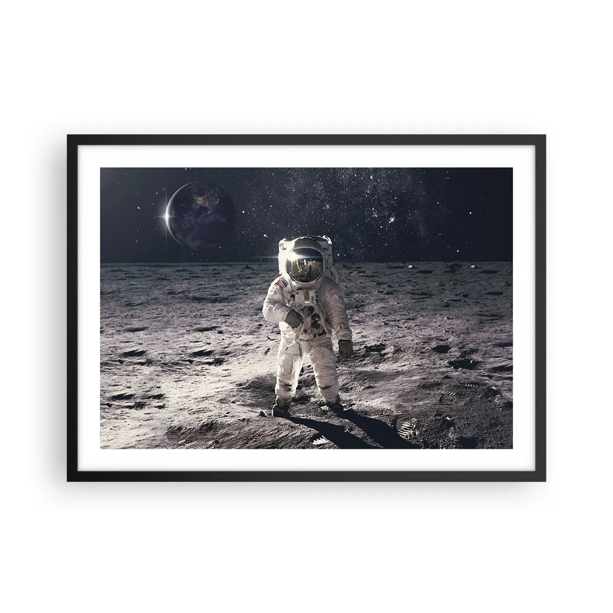 Affiche dans un cadre noir - Poster - Astronaute à la surface de la Lune avec la Terre en arrière-plan - 70x50cm - Salutations de la lune - Décoration murale moderne pour le salon et la chambre ARTTOR