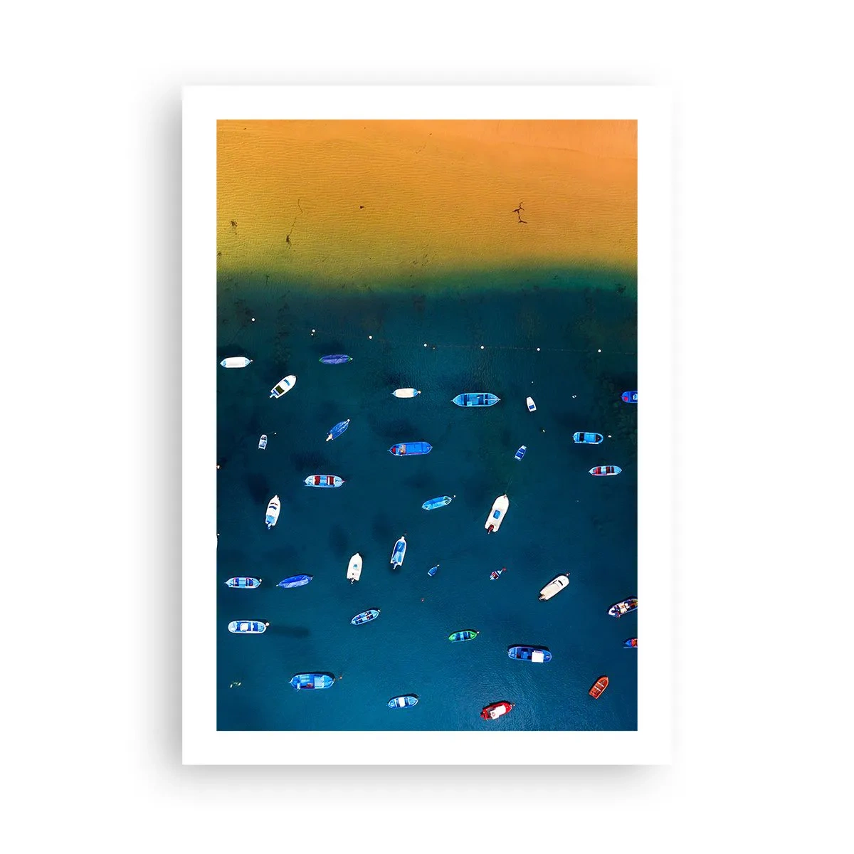 Affiche - Poster - Vue aérienne de bateaux dérivant le long de la plage - 50x70cm - Jeu de vacances - Décoration murale moderne pour le salon et la chambre ARTTOR