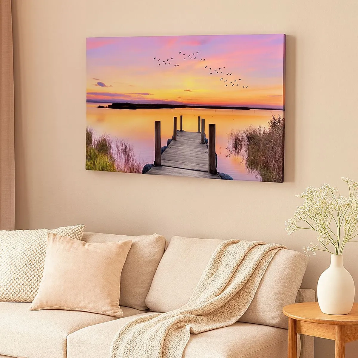 Impression sur toile - Image sur toile - Une jetée sur un lac au coucher du soleil avec des oiseaux dans le ciel - 70x50cm - Aube silencieuse violette - Décoration murale moderne pour le salon et la chambre ARTTOR