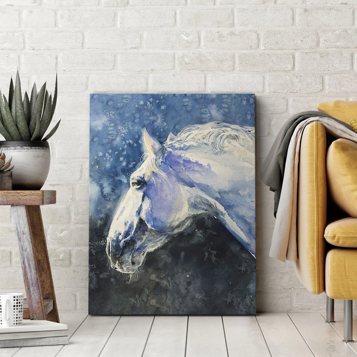 Impression sur toile - Image sur toile - Portrait d'un cheval dans des tons de bleu avec un effet aquarelle pictural. - 80x120cm - Portrait dans une lueur azur - Décoration murale moderne pour le salon et la chambre ARTTOR