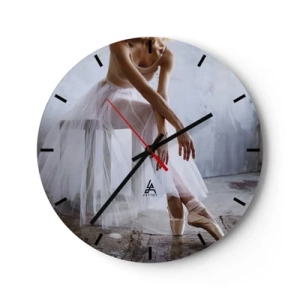 Horloge murale - Pendule murale - Une ballerine en robe blanche se prépare à danser - 30x30cm - Avant que les lumières de la rampe ne clignotent - Décoration murale moderne pour le salon, la cuisine et la chambre ARTTOR