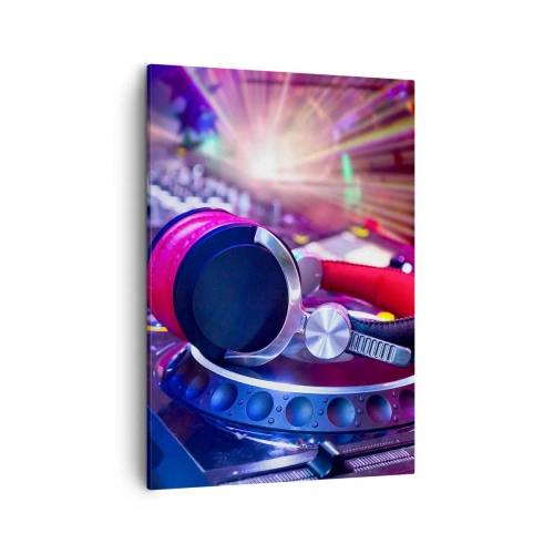 Impression sur toile - Image sur toile - Casque DJ sur une console éclairée par des projecteurs lors d'une fête - 50x70cm - Il va s'en passer des choses - Décoration murale moderne pour le salon et la chambre ARTTOR