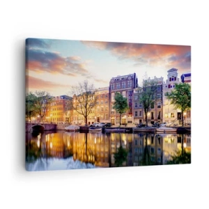 Impression sur toile - Image sur toile - Canal avec reflet des immeubles d'habitation dans la lumière du soir - 70x50cm - Beauté hollandaise sobre et sereine - Décoration murale moderne pour le salon et la chambre ARTTOR