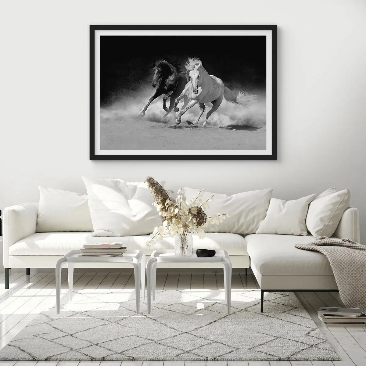 Affiche dans un cadre noir - Poster - Chevaux au galop en noir et blanc - 100x70cm - Galop de la liberté - Décoration murale moderne pour le salon et la chambre ARTTOR