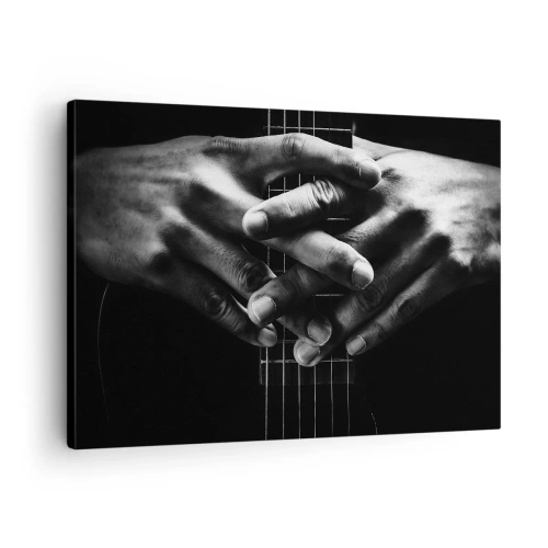 Impression sur toile - Image sur toile - Mains jointes sur une guitare dans un ton monochrome - 70x50cm - Prière d'artiste - Décoration murale moderne pour le salon et la chambre ARTTOR