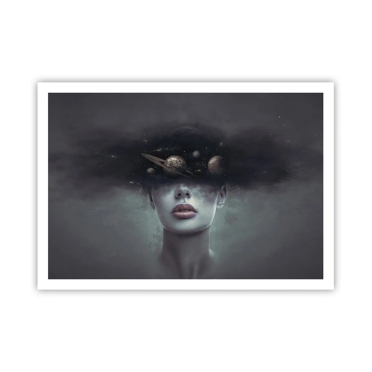Affiche - Poster - Un visage de femme avec un motif de planète et d'espace en arrière-plan - 100x70cm - Et les planètes deviennent folles... - Décoration murale moderne pour le salon et la chambre ARTTOR