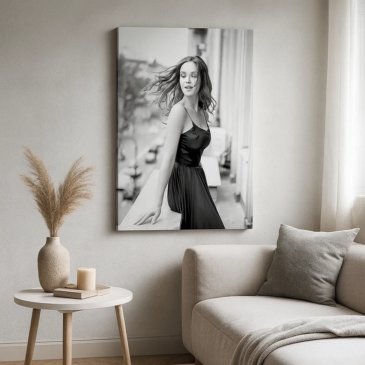 Impression sur toile - Image sur toile - Photo en noir et blanc d'une femme sur un balcon - 50x70cm - Certainement un Parisien - Décoration murale moderne pour le salon et la chambre ARTTOR