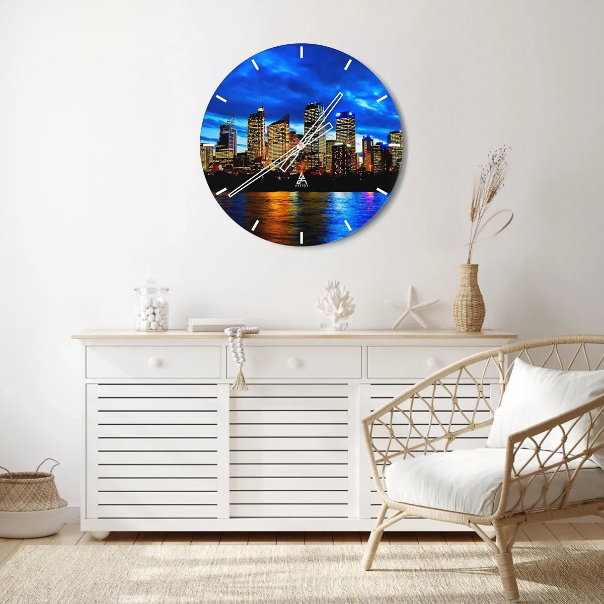 Horloge murale - Pendule murale - Panorama de la ville nocturne avec les lumières reflétées dans l'eau - 30x30cm - Une nuit de lumières et de couleurs - Décoration murale moderne pour le salon, la cuisine et la chambre ARTTOR