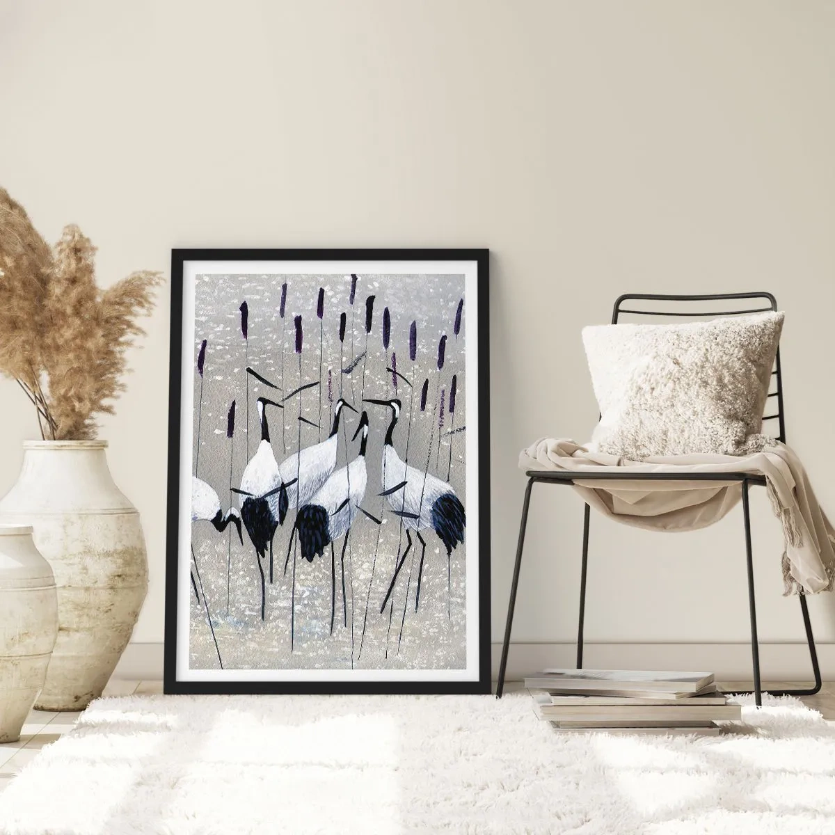 Affiche dans un cadre noir - Poster - La grâce des grues dans un paysage subtil d'herbe et d'eau - 50x70cm - Parmi les siens - Décoration murale moderne pour le salon et la chambre ARTTOR