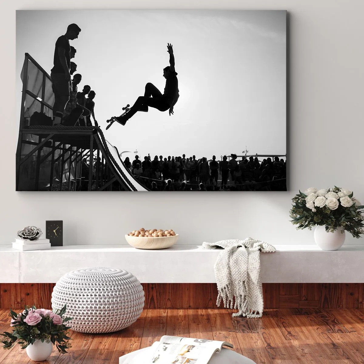 Impression sur toile - Image sur toile - Scène de skateboard en noir et blanc sur une rampe - 120x80cm - Héros et spectateurs - Décoration murale moderne pour le salon et la chambre ARTTOR