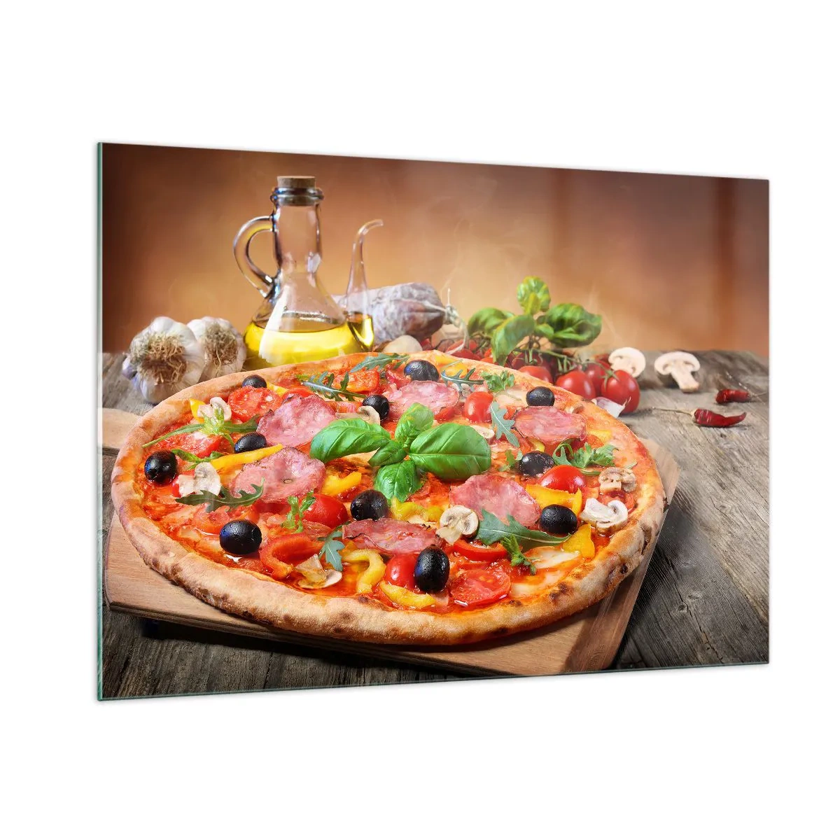 Impression sur verre - Image sur verre - Pizza avec garnitures sur une table en bois avec de l'huile d'olive et des épices - 100x70cm - Avec une vraie saveur italienne - Décoration murale moderne pour le salon et la chambre ARTTOR