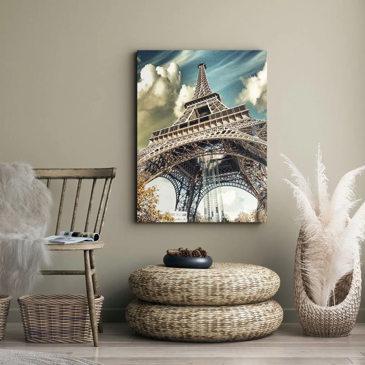 Impression sur toile - Image sur toile - La Tour Eiffel vue d'en bas dans un décor automnal - 50x70cm - Et en automne à Paris... - Décoration murale moderne pour le salon et la chambre ARTTOR