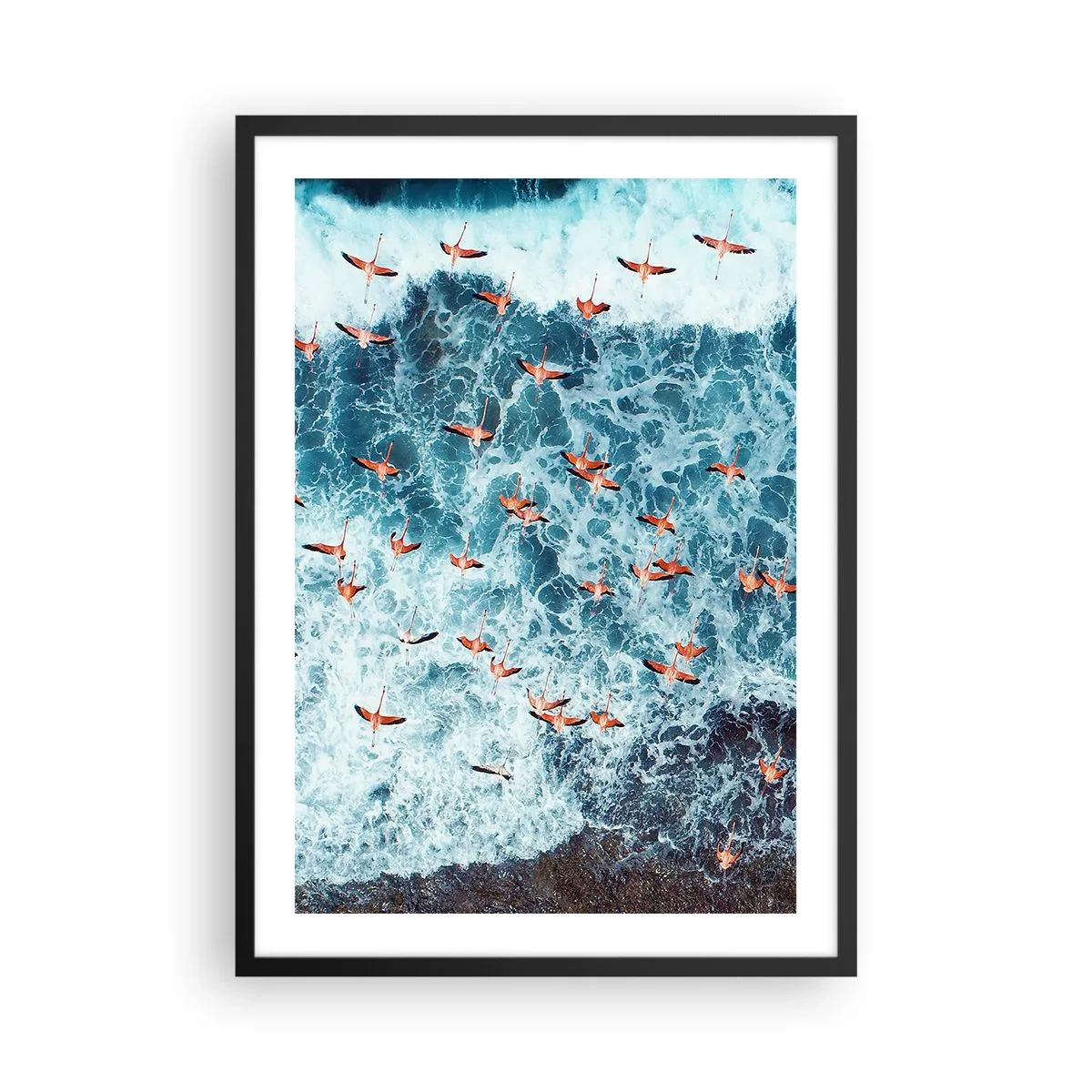 Affiche dans un cadre noir - Poster - Flamants roses au-dessus des vagues de l'océan aux couleurs intenses - 50x70cm - Défilé du bord de mer - Décoration murale moderne pour le salon et la chambre ARTTOR
