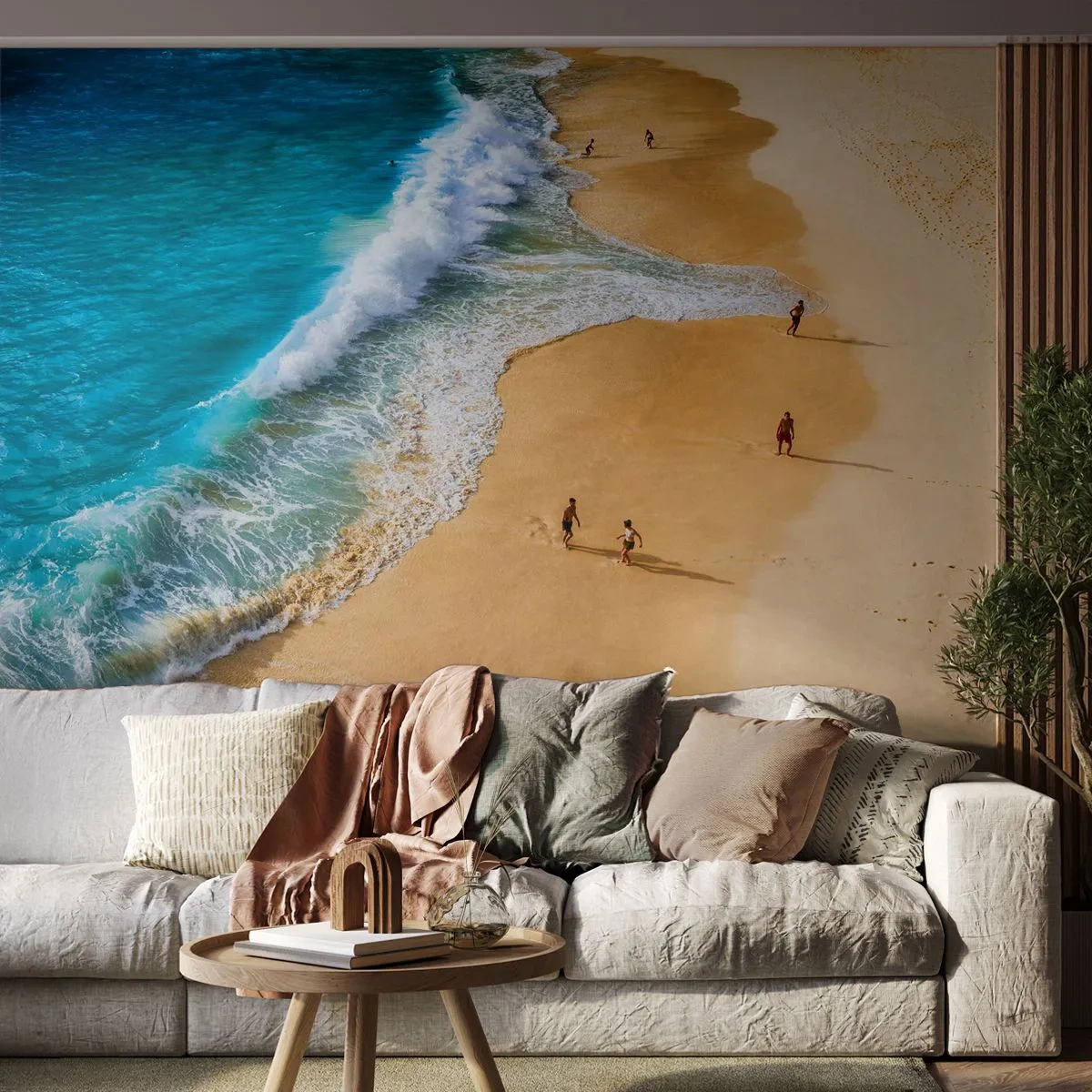 Papier Peint Photo Premium Sand - Plage dorée et vagues turquoise avec des gens marchant le long du rivage - 100x70cm - Et ensuite le soleil, la plage… - Décoration murale moderne pour le salon et la chambre ARTTOR