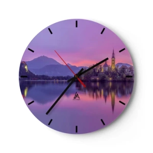 Horloge murale - Pendule murale - Une île avec une église sur un lac au crépuscule avec un ciel violet - 30x30cm - Une île de conte de fées au crépuscule - Décoration murale moderne pour le salon, la cuisine et la chambre ARTTOR