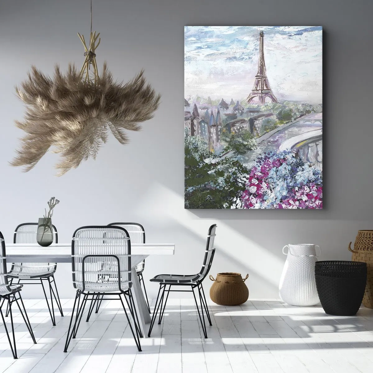 Impression sur toile - Image sur toile - Une vue romantique de Paris avec la Tour Eiffel et un balcon rempli de fleurs - 80x120cm - C'est le plus beau ici en mai - Décoration murale moderne pour le salon et la chambre ARTTOR