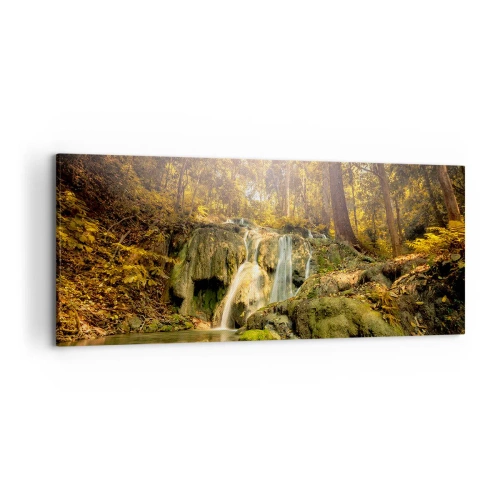 Impression sur toile - Image sur toile - Une cascade forestière sous les rayons du soleil, entourée de verdure - 120x50cm - Cascade de forêt en vert - Décoration murale moderne pour le salon et la chambre ARTTOR