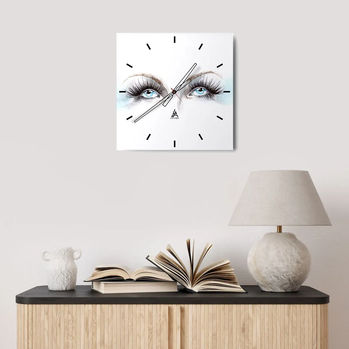 Horloge murale - Pendule murale - Aquarelle aux yeux bleus et aux accents délicats - 30x30cm - Yeux d'ange? - Décoration murale moderne pour le salon et la chambre ARTTOR
