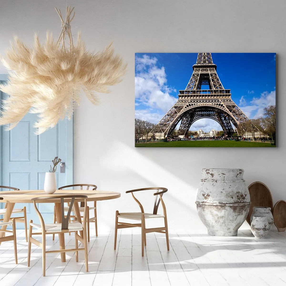 Impression sur toile - Image sur toile - La Tour Eiffel sur fond de ciel bleu et de parc verdoyant - 120x80cm - Tout Paris à ses pieds - Décoration murale moderne pour le salon et la chambre ARTTOR