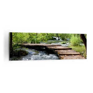 Impression sur toile - Image sur toile - Un pont en bois sur un ruisseau tumultueux entouré par la verdure de la forêt. - 160x50cm - Au-dessus de la cascade mousseuse - Décoration murale moderne pour le salon et la chambre ARTTOR